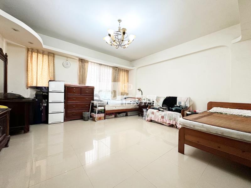 藝文雙車透天房屋室內格局與周邊環境