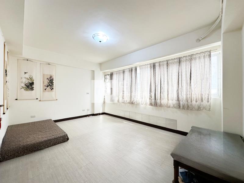 藝文雙車透天房屋室內格局與周邊環境