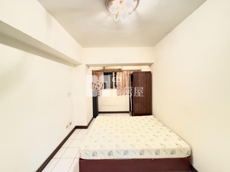 西屯逢甲商圈小倆口大一房2廳美廈（專任）房屋室內格局與周邊環境