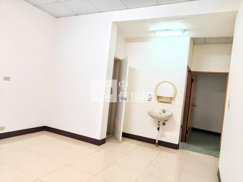 太平*中華國小*大地坪.大面寬透天.好停車房屋室內格局與周邊環境