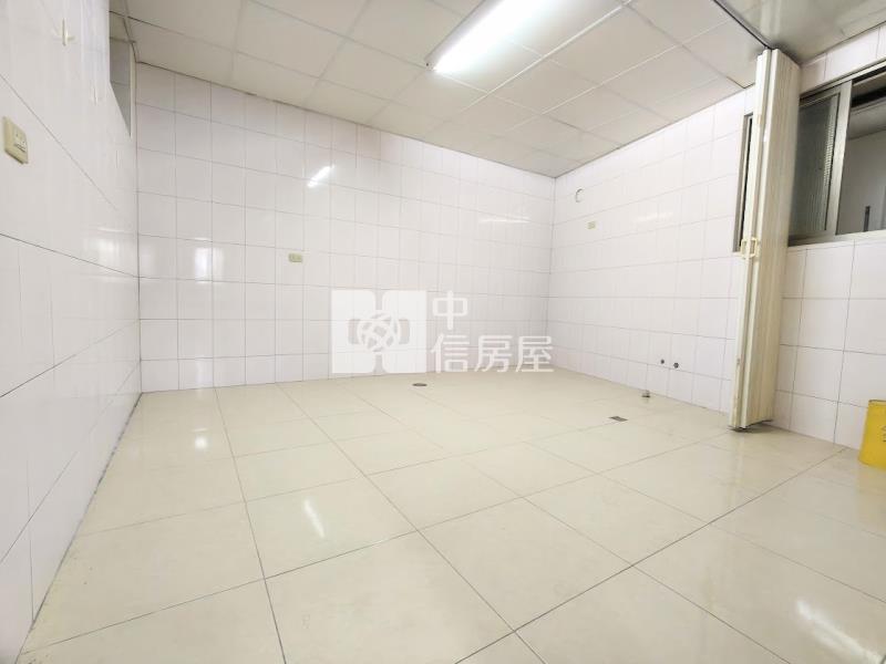 太平*中華國小*大地坪.大面寬透天.好停車房屋室內格局與周邊環境