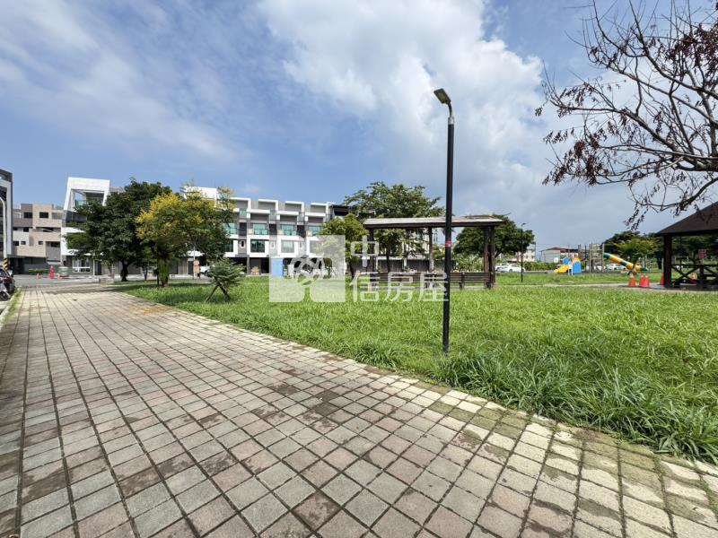 內埔公園大地坪雙車墅房屋室內格局與周邊環境