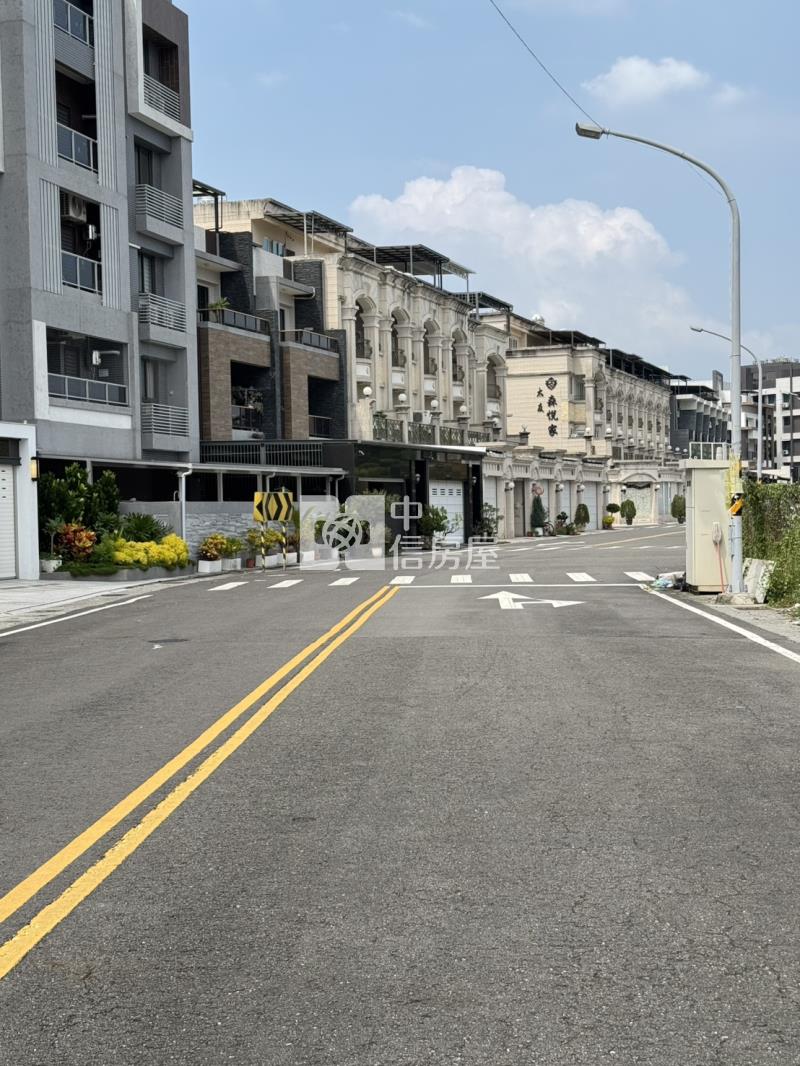 內埔公園大地坪雙車墅房屋室內格局與周邊環境