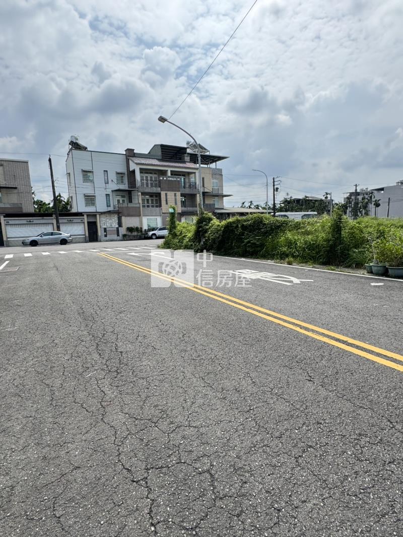 內埔公園大地坪雙車墅房屋室內格局與周邊環境