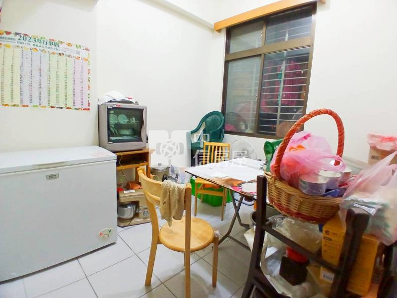【奔馳】新人類國1樓挑高3房車房屋室內格局與周邊環境