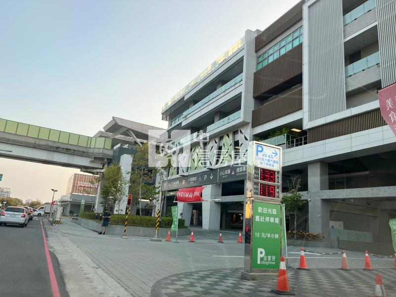 好市多旁大地坪大面寬雙車別墅（專任）房屋室內格局與周邊環境