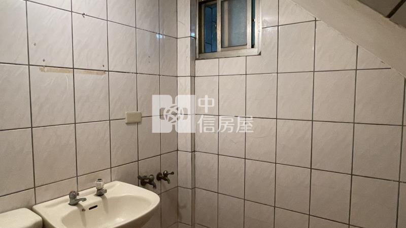 台中大里透天店面(141)房屋室內格局與周邊環境