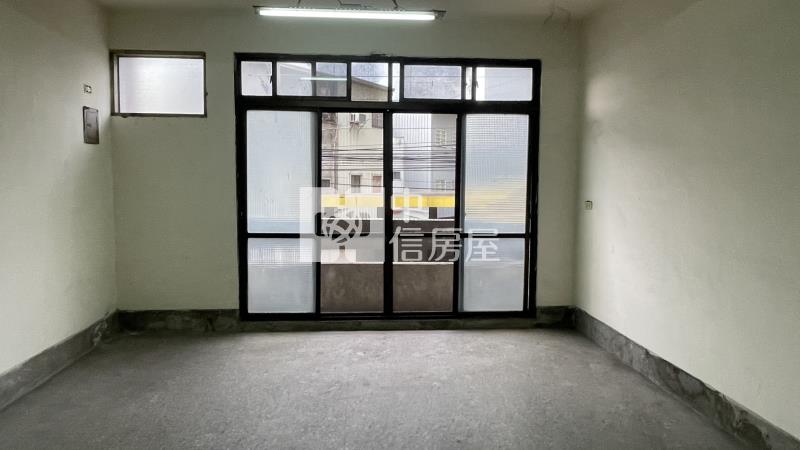 台中大里透天店面(141)房屋室內格局與周邊環境
