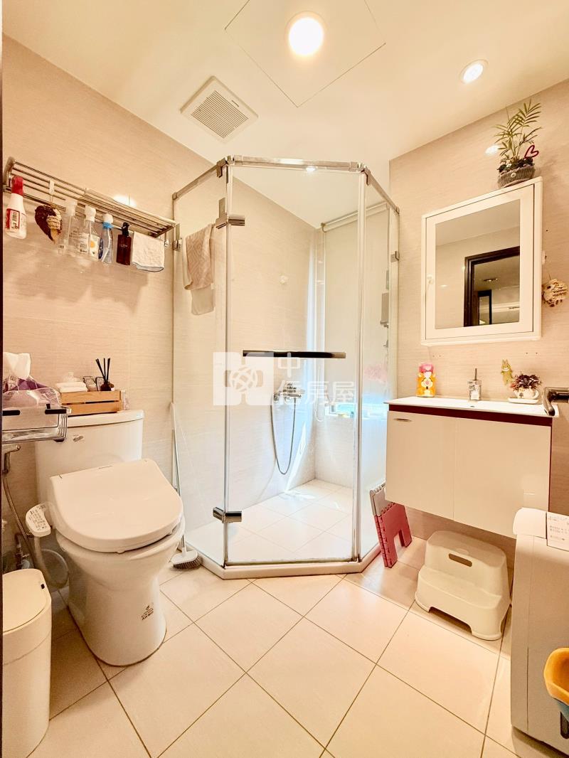 專任!東區精裝大3房視野戶房屋室內格局與周邊環境