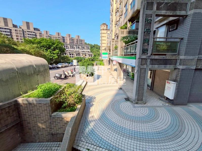 ●九如全家旁店面房屋室內格局與周邊環境