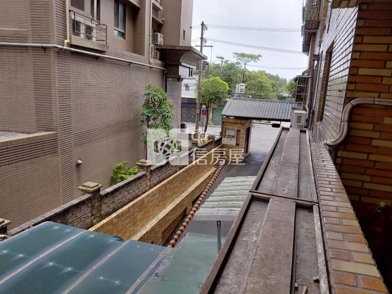 八德交流道旁二房電梯華廈房屋室內格局與周邊環境