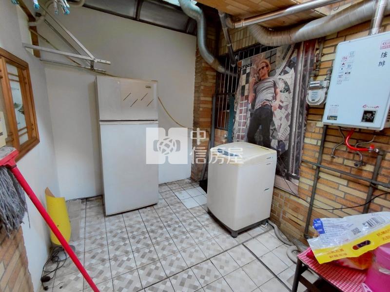 八德交流道旁二房電梯華廈房屋室內格局與周邊環境