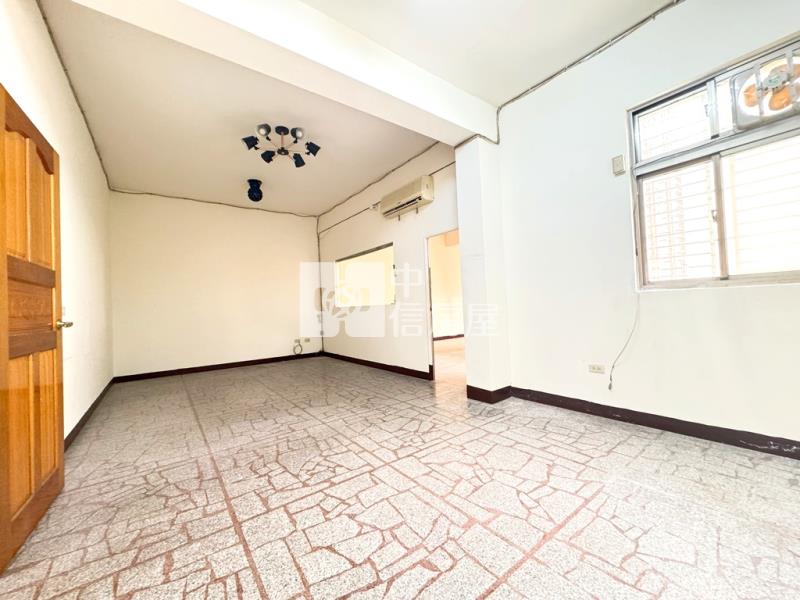 【新世紀】忠福商圈九米雙面寬電梯透店房屋室內格局與周邊環境