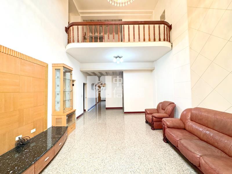 【新世紀】忠福商圈九米雙面寬電梯透店房屋室內格局與周邊環境