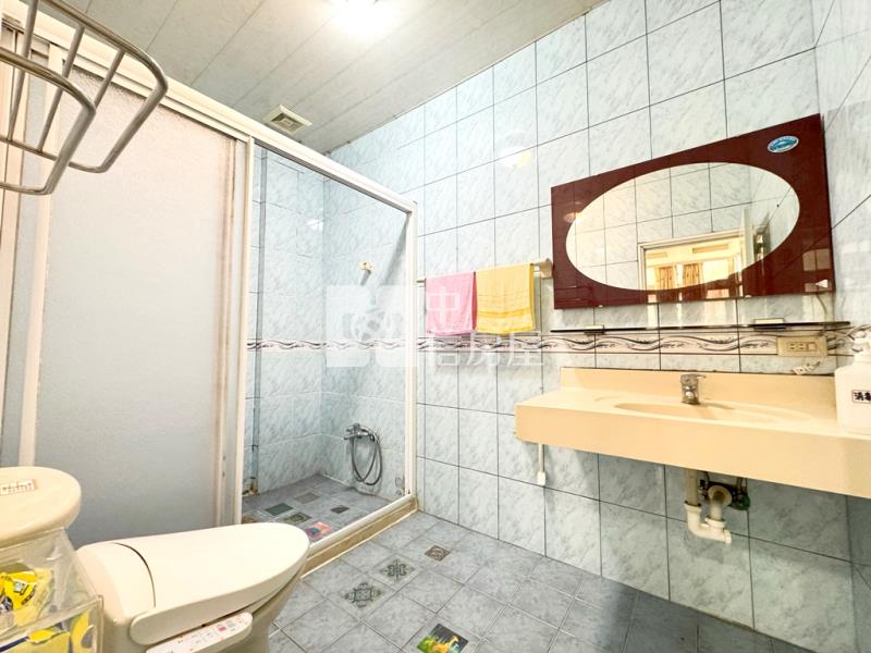 【新世紀】忠福商圈九米雙面寬電梯透店房屋室內格局與周邊環境