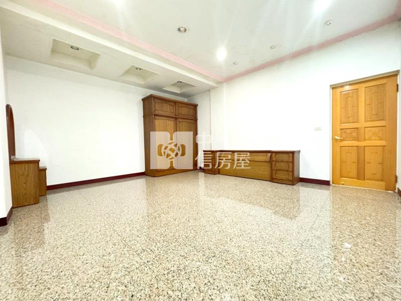 【新世紀】忠福商圈九米雙面寬電梯透店房屋室內格局與周邊環境