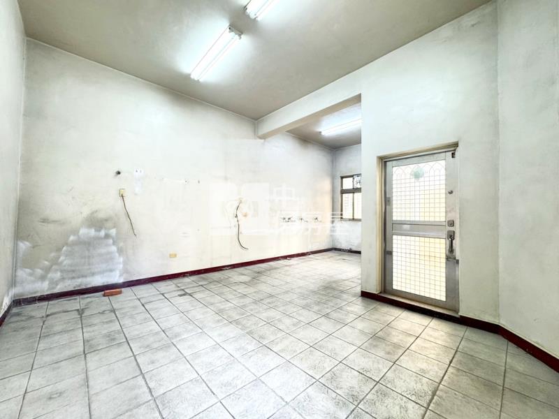 【新世紀】忠福商圈九米雙面寬電梯透店房屋室內格局與周邊環境