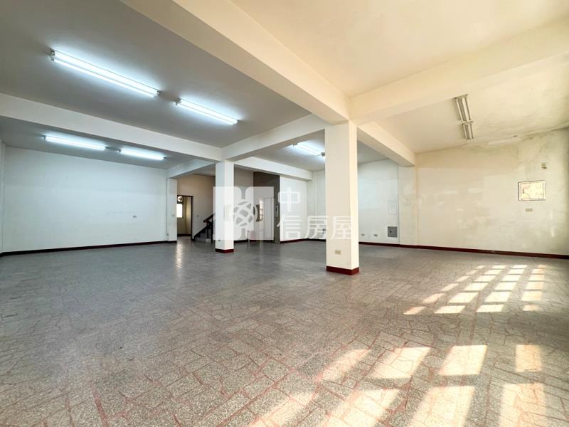 【新世紀】忠福商圈九米雙面寬電梯透店房屋室內格局與周邊環境