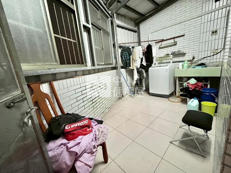 平鎮龍岡圓環.忠貞市場.室內車庫邊間透天房屋室內格局與周邊環境