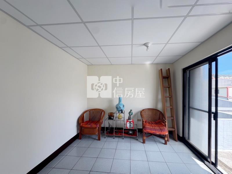內壢車站.內壢高中.忠孝商圈前院停車美別墅房屋室內格局與周邊環境