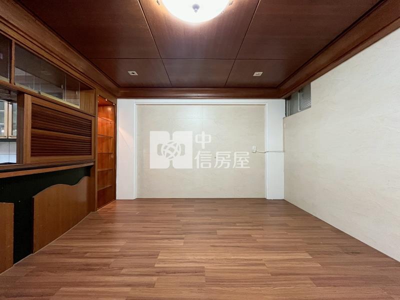 11期旁崇德商圈六房別墅房屋室內格局與周邊環境