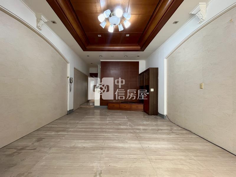 11期旁崇德商圈六房別墅房屋室內格局與周邊環境