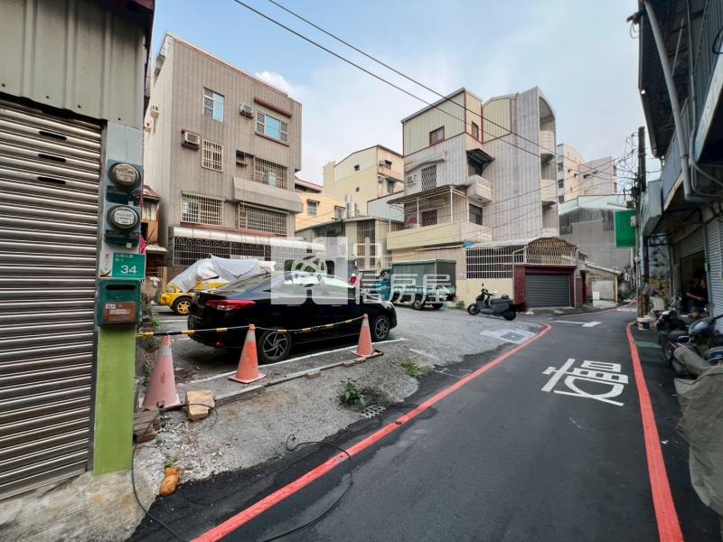 近台南公園、二中雙面臨路美建地房屋室內格局與周邊環境
