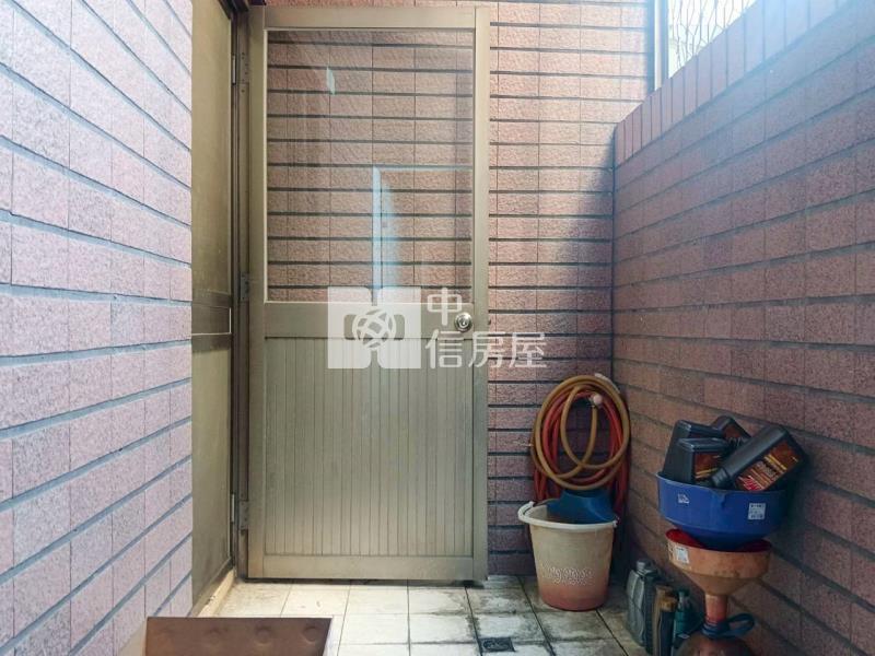 鳳山國中捷運站稀有樓店房屋室內格局與周邊環境