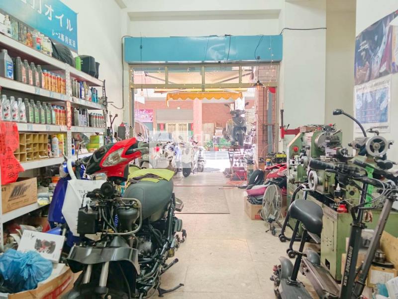 鳳山國中捷運站稀有樓店房屋室內格局與周邊環境