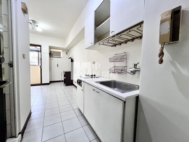 西區金閣廈採光套房房屋室內格局與周邊環境