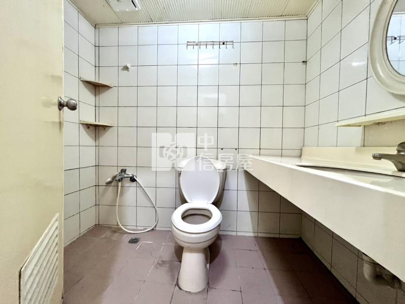 西區金閣廈採光套房房屋室內格局與周邊環境