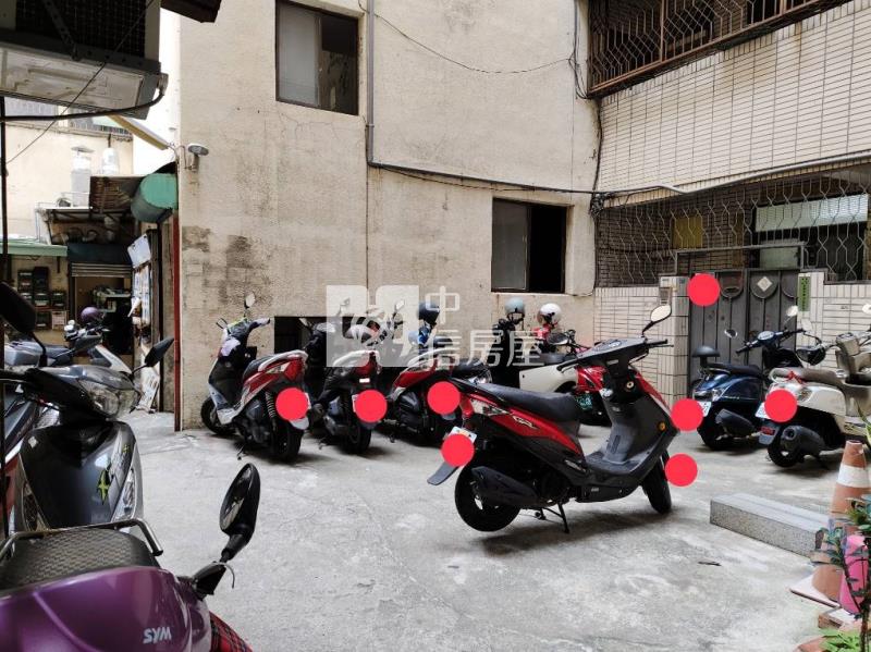 長榮中學的鄰居整新三房二樓寓房屋室內格局與周邊環境