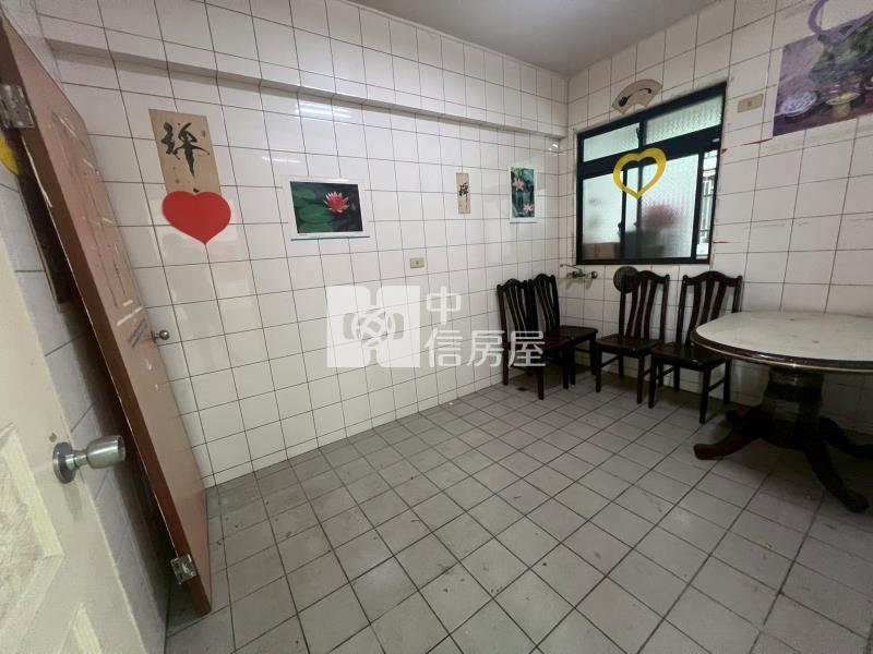 明星學區旁店面房屋室內格局與周邊環境