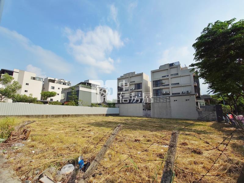 國際網球場方正角地房屋室內格局與周邊環境
