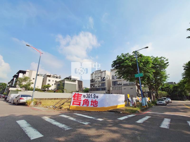 國際網球場方正角地房屋室內格局與周邊環境