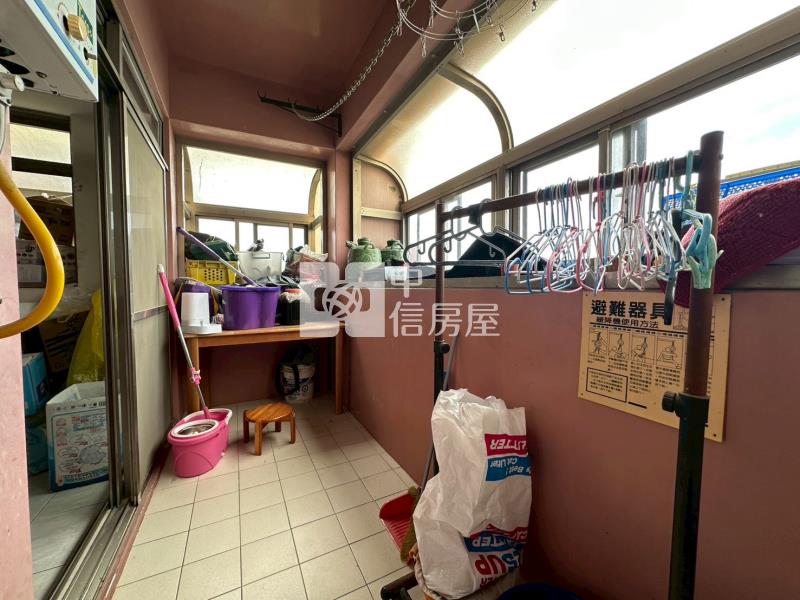 中正4房附車位房屋室內格局與周邊環境