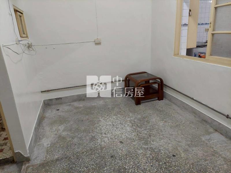 斗六文化路低價店面房屋室內格局與周邊環境