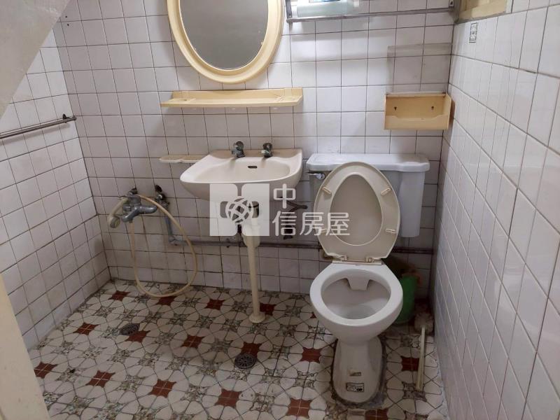 斗六文化路低價店面房屋室內格局與周邊環境
