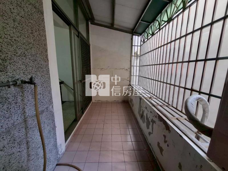 三多捷運大面寬透天金店房屋室內格局與周邊環境