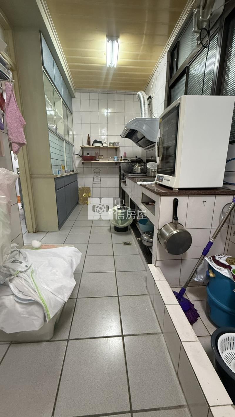 南亞稀有大面寬活巷雙車位透天房屋室內格局與周邊環境