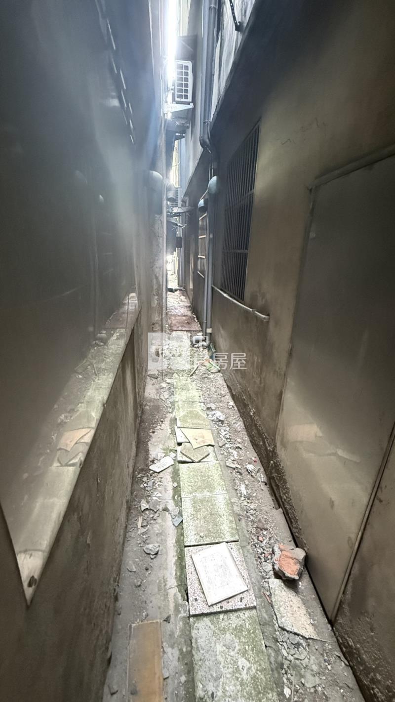 南亞稀有大面寬活巷雙車位透天房屋室內格局與周邊環境