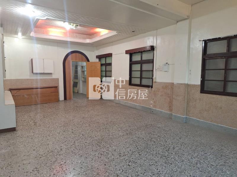 鹿港老街集市大地坪透天金店房屋室內格局與周邊環境