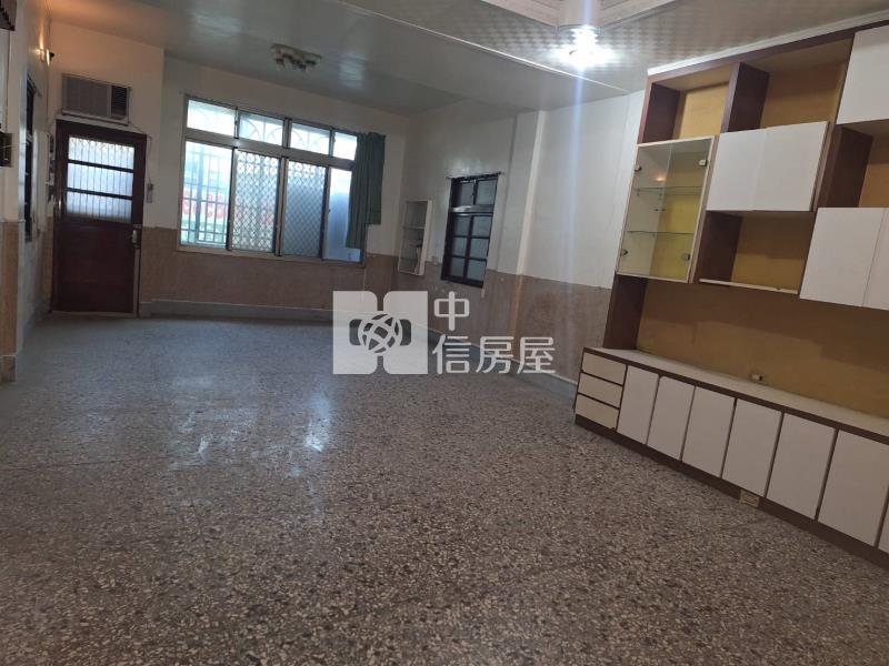 鹿港老街集市大地坪透天金店房屋室內格局與周邊環境