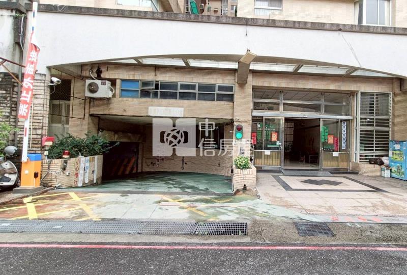 近成功大學溫馨4房平車大樓房屋室內格局與周邊環境