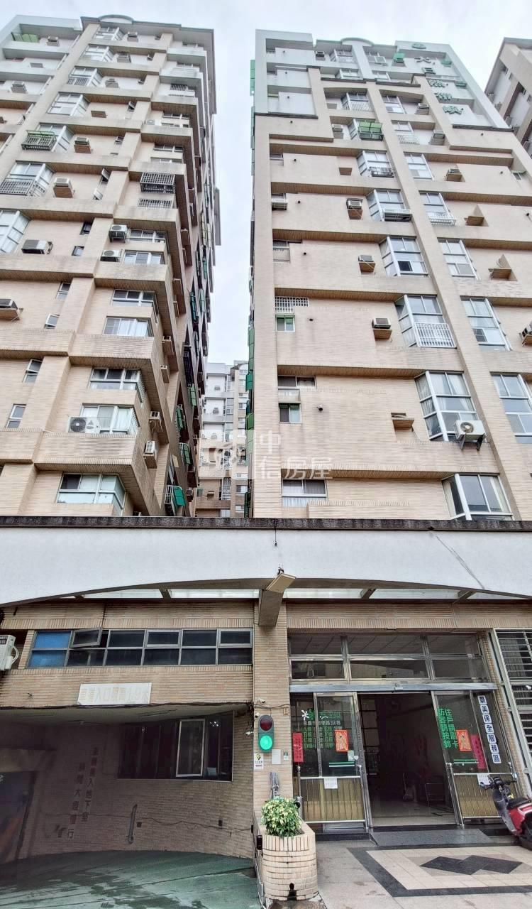 近成功大學溫馨4房平車大樓房屋室內格局與周邊環境