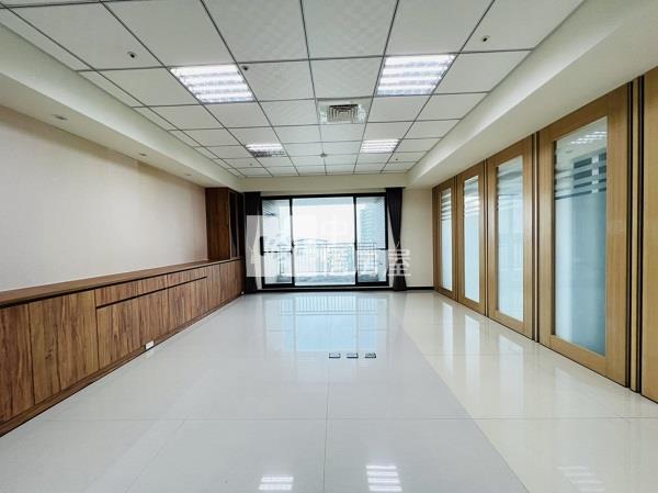 富宇天瀚大戶美宅房屋室內格局與周邊環境