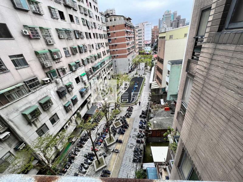 站前G6商圈大套房+車位房屋室內格局與周邊環境