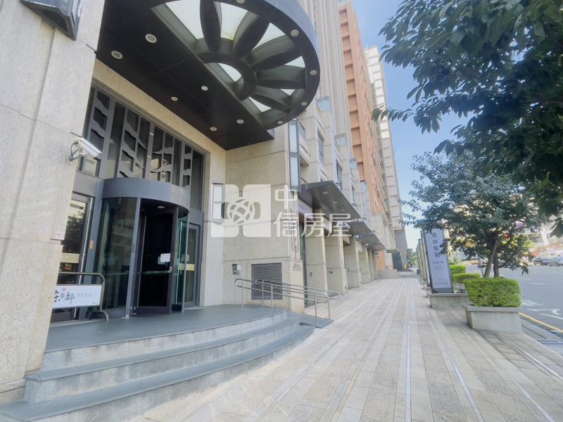 中科新杜拜金店面房屋室內格局與周邊環境