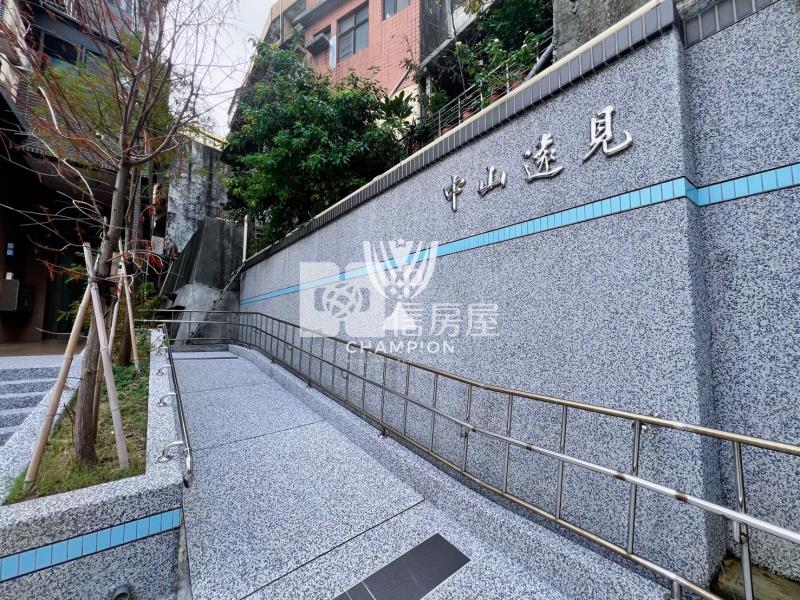 【冠軍】中山遠見全新電梯三房車房屋室內格局與周邊環境