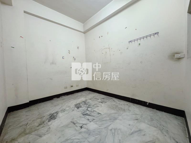 長億學區臨路8房透天房屋室內格局與周邊環境